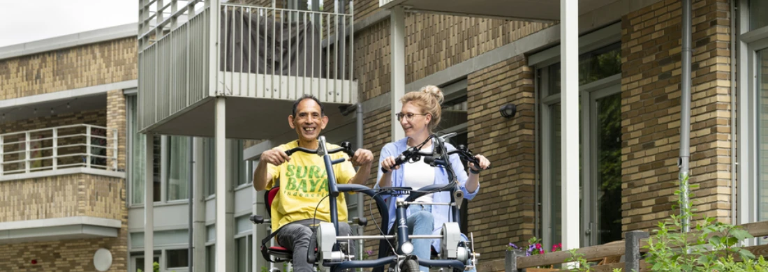 Duo fiets man begleidster 5